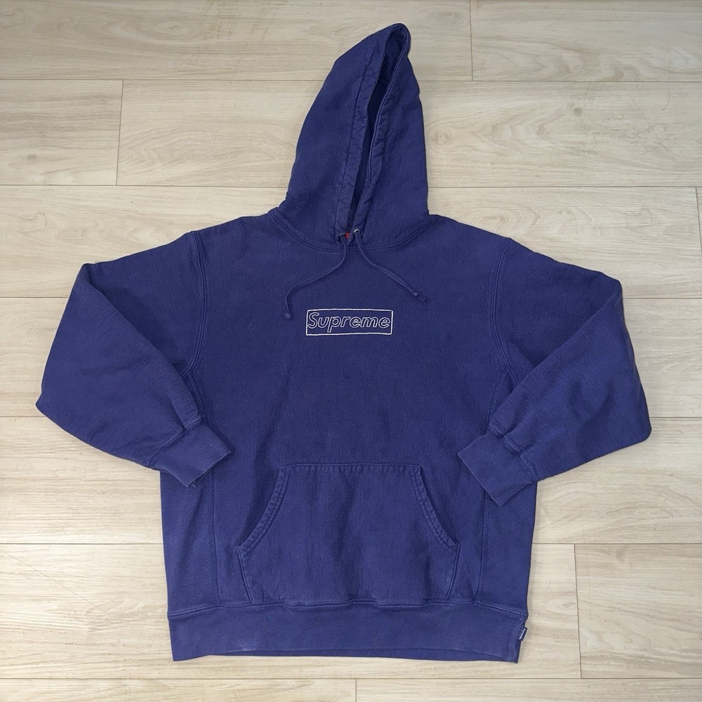 Supreme Kaws Chalk‎ Box Logo Washed Navy Size Medium Streetwear Hype Skater - Picture 2 of 11
